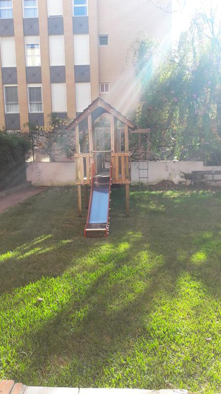 Hipalis Palmera Sevilla Kültér fotó